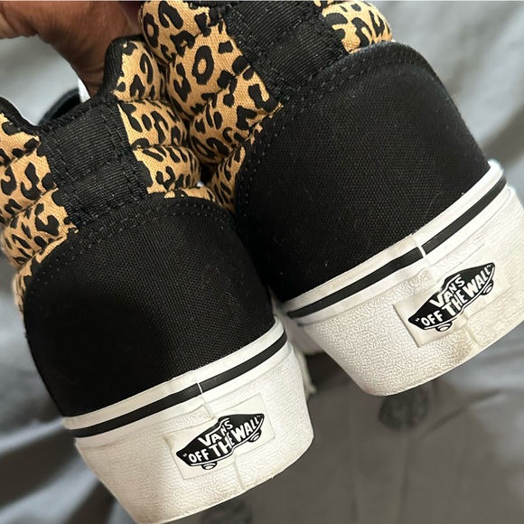 Vans - Picture 6 of 7